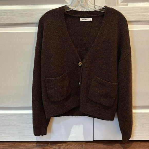 Mod Ref 2 piece cardigan and cropped tank set. Size medium. - Picture 3 of 13